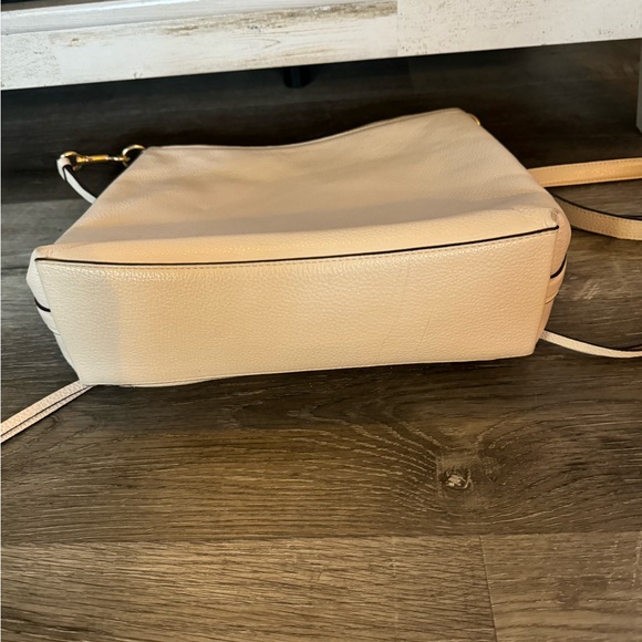 Coach - Picture 3 of 5